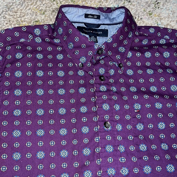 **BOGO DEAL**Tommy Hilfiger Collared Button Down - Picture 3 of 8
